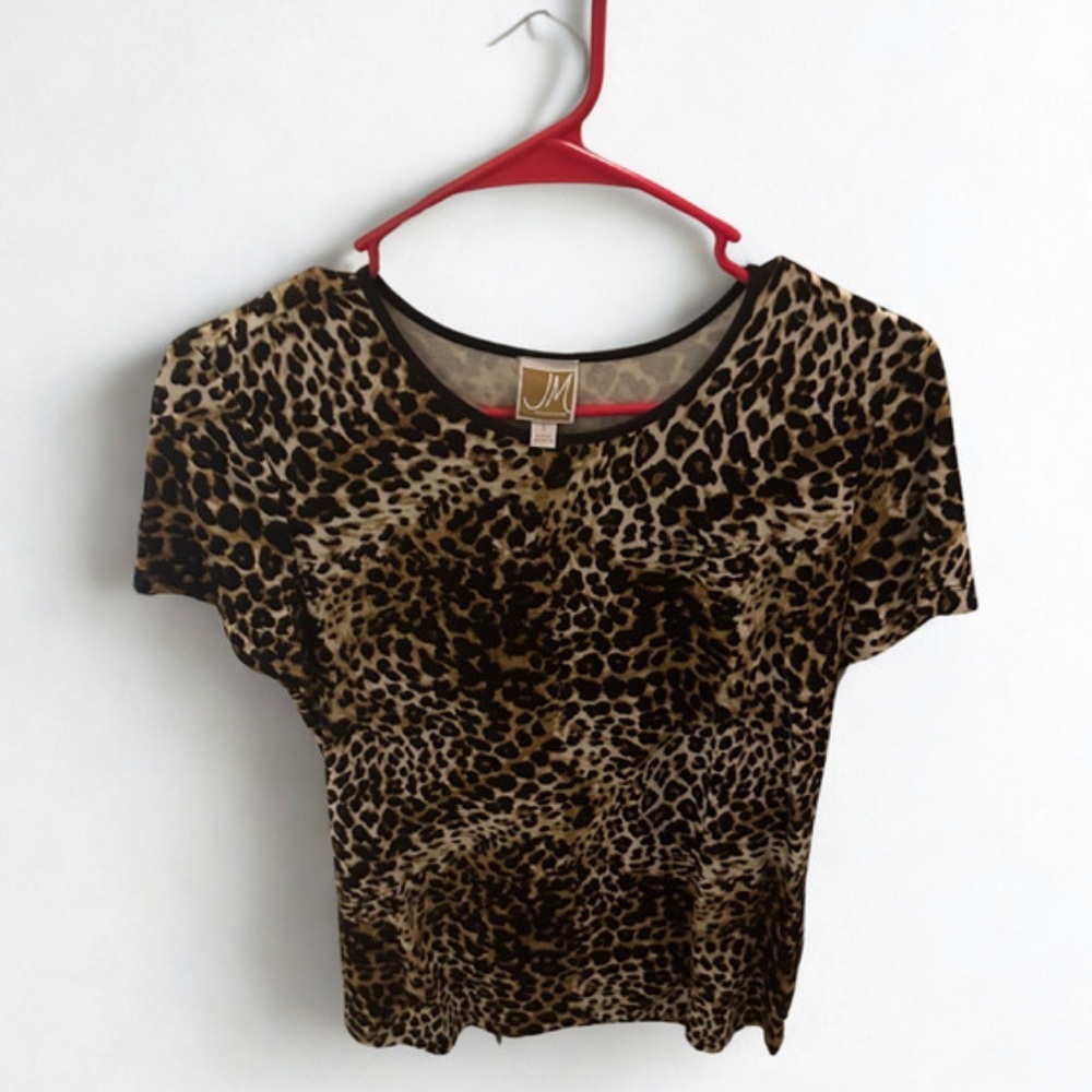 Leopard Print Women's Top Size Small. Can Be Paired With Anything.